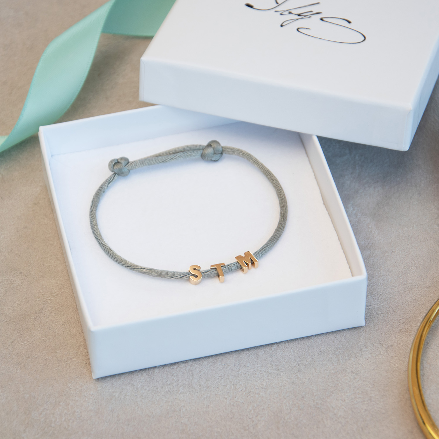 Boos worden Inschrijven halfgeleider Initials Bracelet Three Letters 14K Gold – Jewellery by Sophie